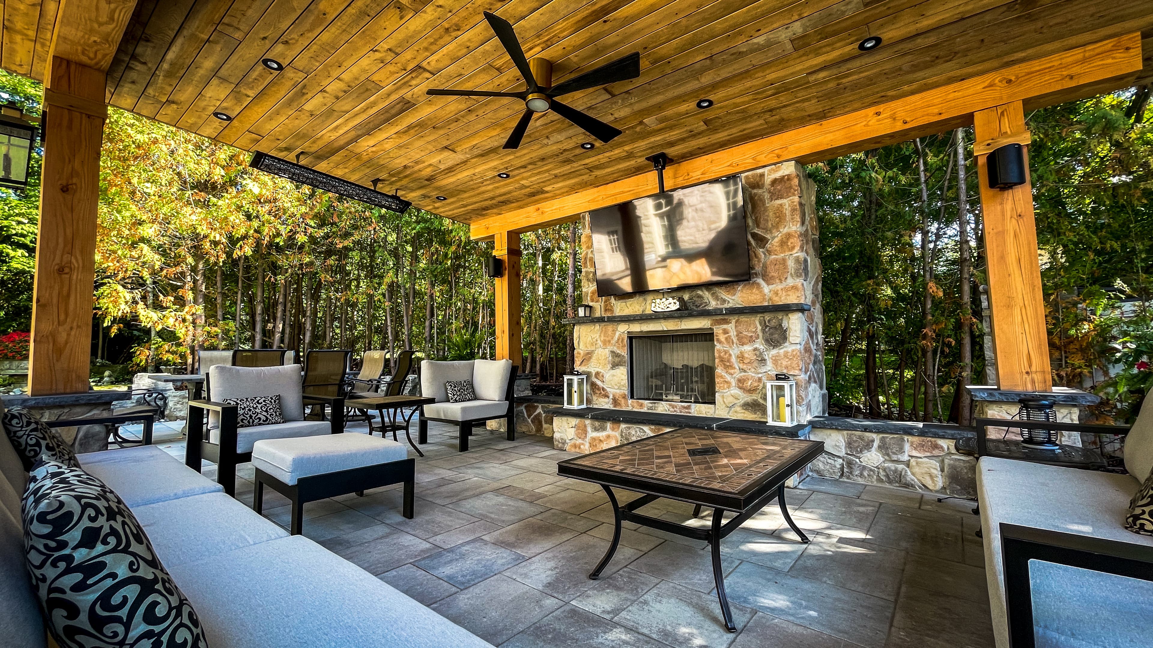 Fireplaces & Fire Pits