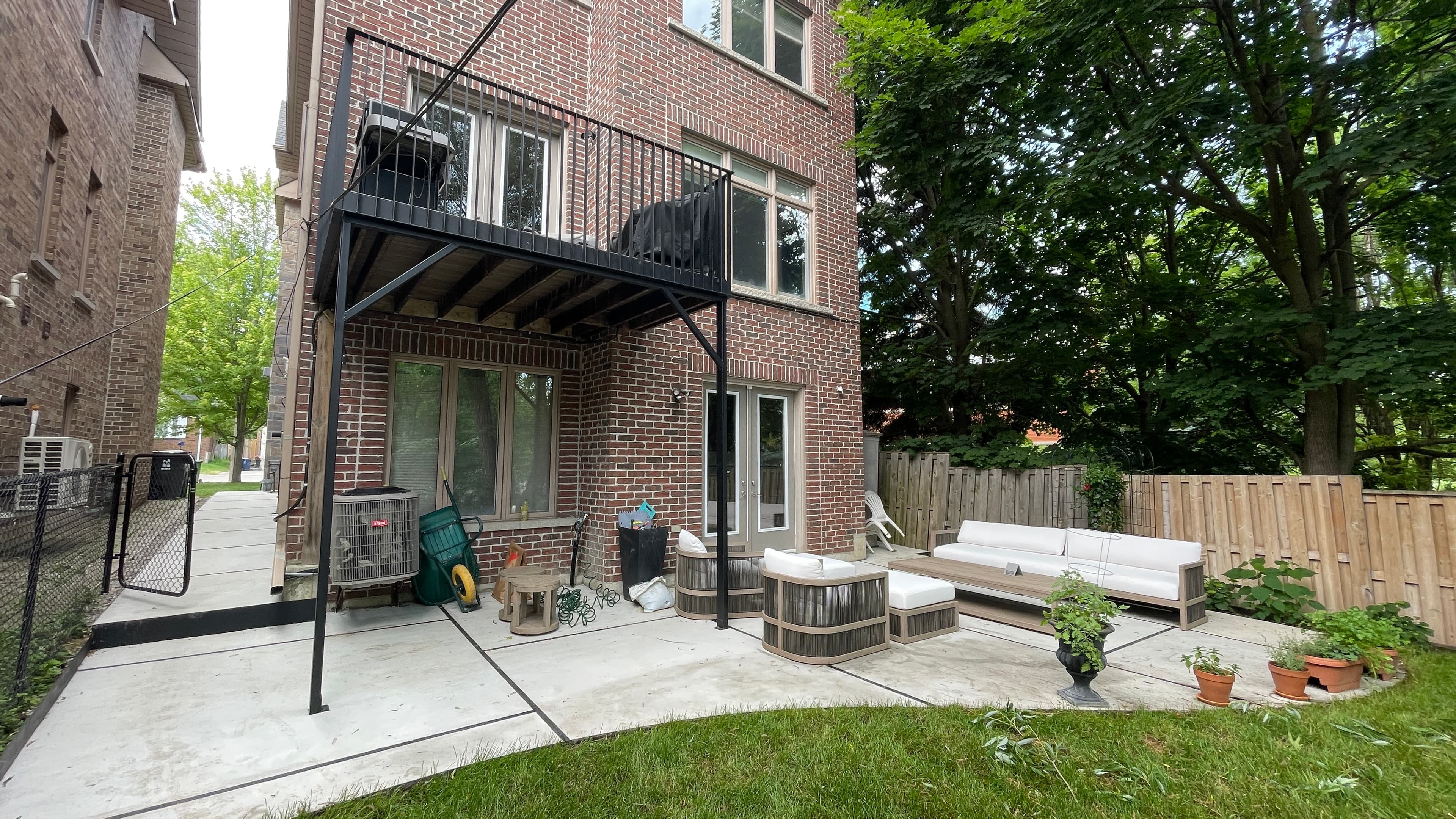 Concrete Patios, Walkways & Driveways
